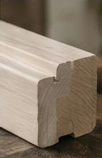Профиль дверной коробки крупным планом